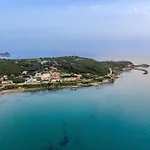Apart Otel Kosmos St3 In Agios Stefanos 4*