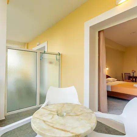 Hotel de apartamente Kosmos St3 In Agios Stefanos 4*