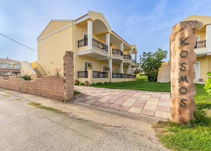 Apart Otel Kosmos St3 In Agios Stefanos 4*
